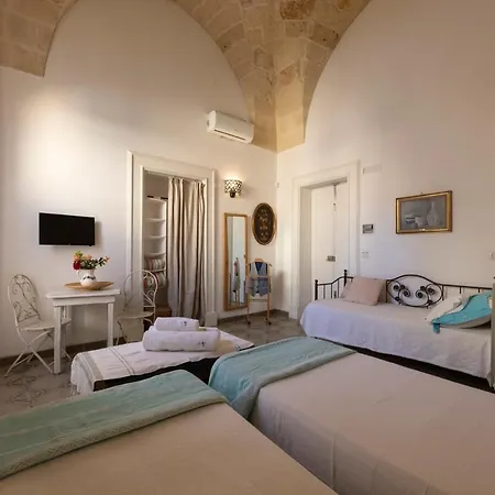 Alojamento de Acomodação e Pequeno-almoço Antica Dimora Dei Nonni 4*