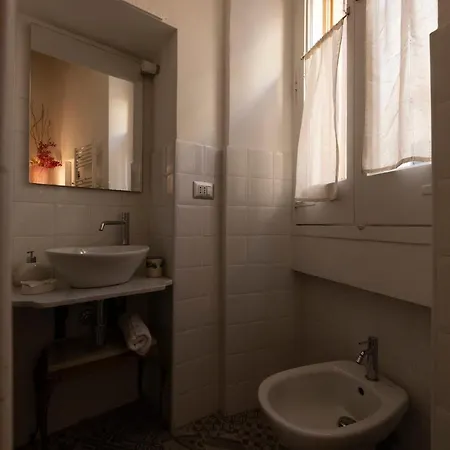 Alojamento de Acomodação e Pequeno-almoço Antica Dimora Dei Nonni 4*