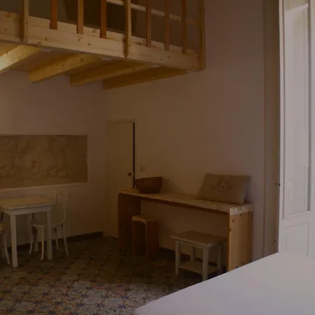 Alojamento de Acomodação e Pequeno-almoço Antica Dimora Dei Nonni 4*